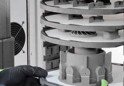 棚板を取り外せば大型モデルも脱脂・焼結可能